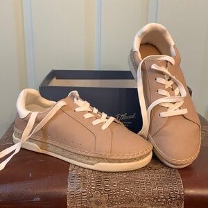 Universal Thread Shaelyn Sneakers